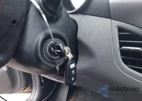 2013 Hyundai Elantra Gls z USA, uszkodzony, nr VIN 5NPDH4AE1DH372287